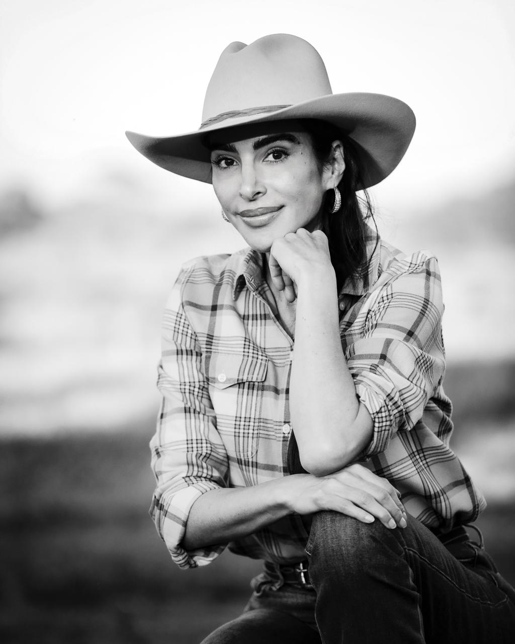 Retrato de Carmen Perez em ambiente rural